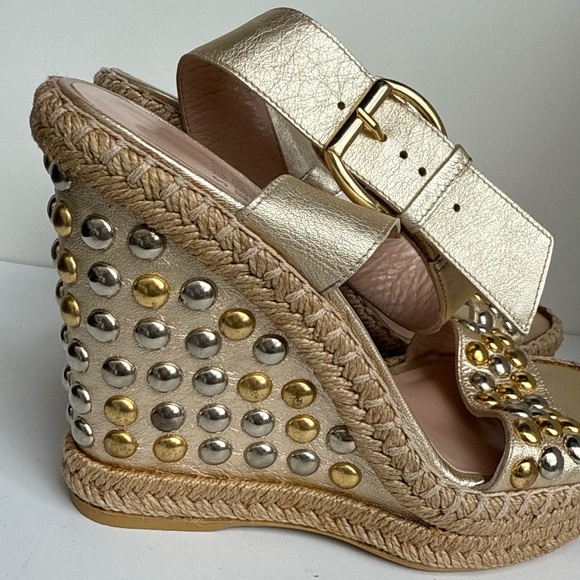 Stuart Weitzman‎ Gold Metallic Studded Espadrille Wedge Sandals 7M - Picture 9 of 15
